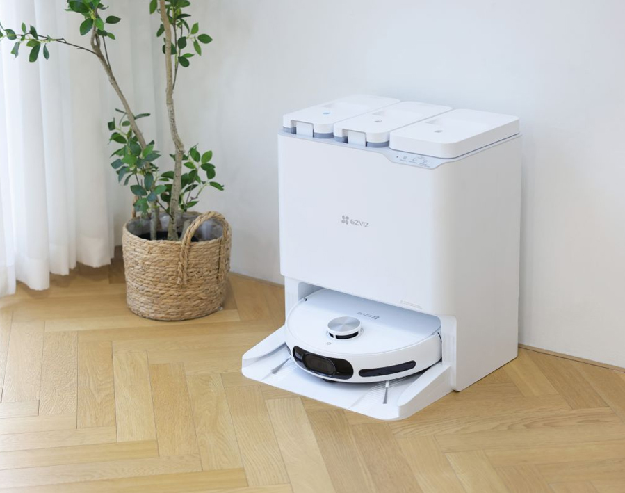 Staubsaugerroboter mit Warmwasserreinigung und Lufttrocknung 