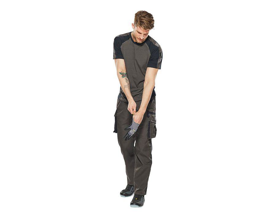 Hose mit Schenkeltaschen UNIQUE schwarz
