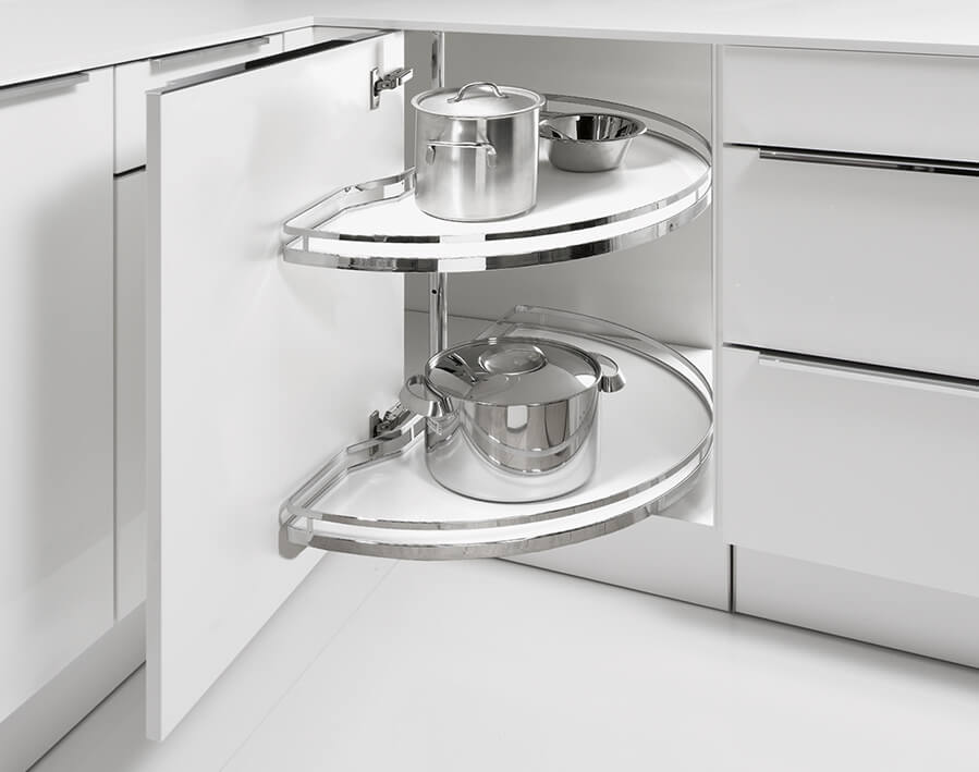 Eckschrank-Drehbeschlag mit Halbkreis-Drehböden